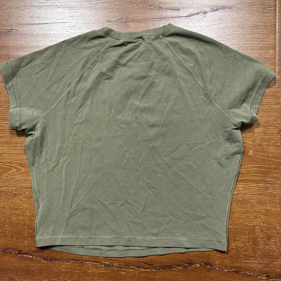 Skims Crop Top T Shirt M Green Short Sleeve Crew Neck Athletic Fit Baby Tee City - Picture 2 of 10